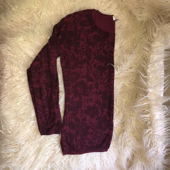 Old Navy PullOver Sweater - Picture 4 of 4